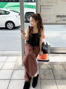 「アイテム（スリッポン）」を使った、長谷千沙さん（レディース・159cm）の秋コーディネート