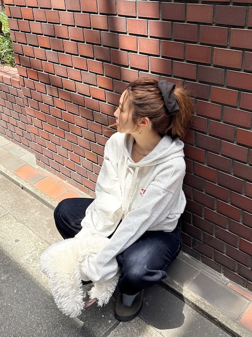 【WEB限定】ショートロゴプリントパーカー