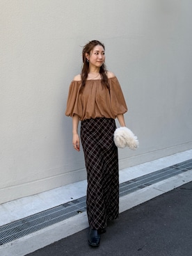 「アイテム（スカート、ブラウン系）」を使った、長谷千沙さん（レディース・159cm）の夏コーディネート