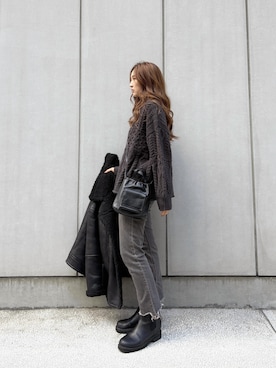 「オールブラックコーデ」｜「アイテム（トップス）」を使った、長谷千沙さん（レディース・159cm）の秋コーディネート