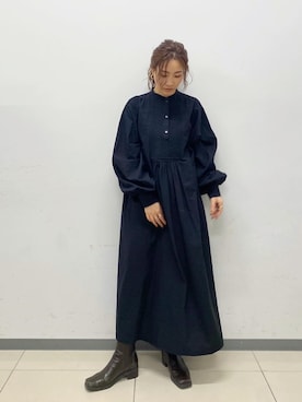 「ノーカラーシャツ」｜「アイテム（ブーツ）」を使った、長谷千沙さん（レディース・159cm）の秋コーディネート