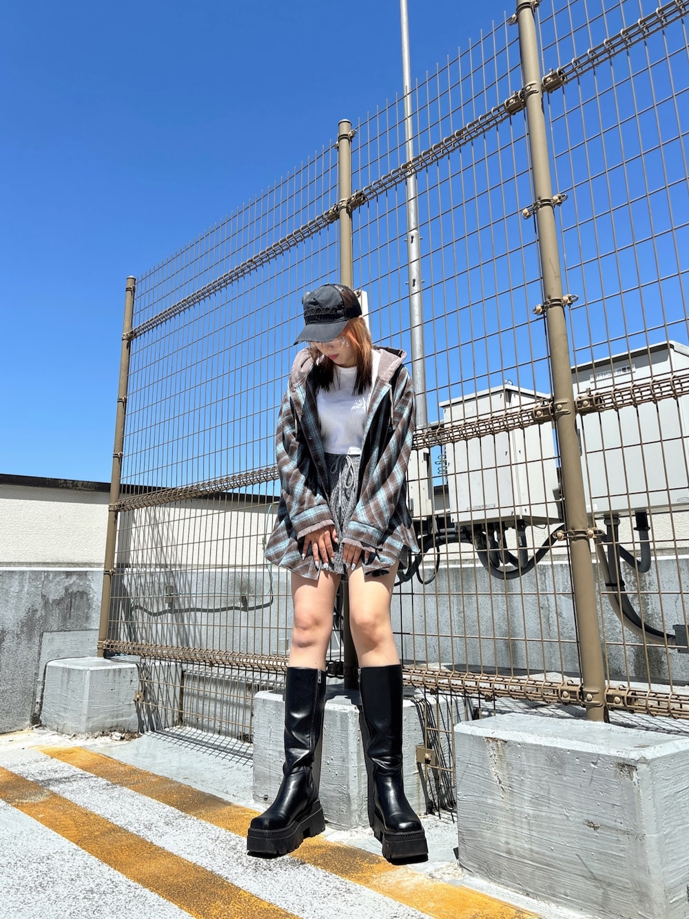 「お出かけコーデ、夏コーデ、春服コーデ、キャップ、キャップコーデ、override 、override、OVERRIDE、ニットパンツ、着回しコーデ」｜「ZARAのアイテム（Tシャツ/カットソー、ホワイト系）」を使った、ももさん（レディース・162cm）の春コーディネートの1枚目の写真