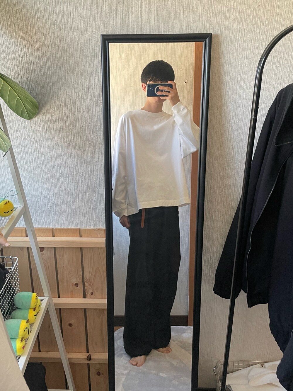 「秋服まるっと大公開、休日コーデ、秋服、オトナカジュアル、メンズコーデ、おしゃれさんと繋がりたい、カジュアル、プチプラコーデ、初秋コーデ、秋服準備はじめました、おでかけコーデ、LIDNM、WYM、カジュアルコーデ」｜「WYM LIDNMのHEAVY WEIGHT LOOSE SWEAT（スウェット、ホワイト系）」を使った、☺︎kazuya☺︎さん（メンズ・175cm）の秋コーディネートの1枚目の写真