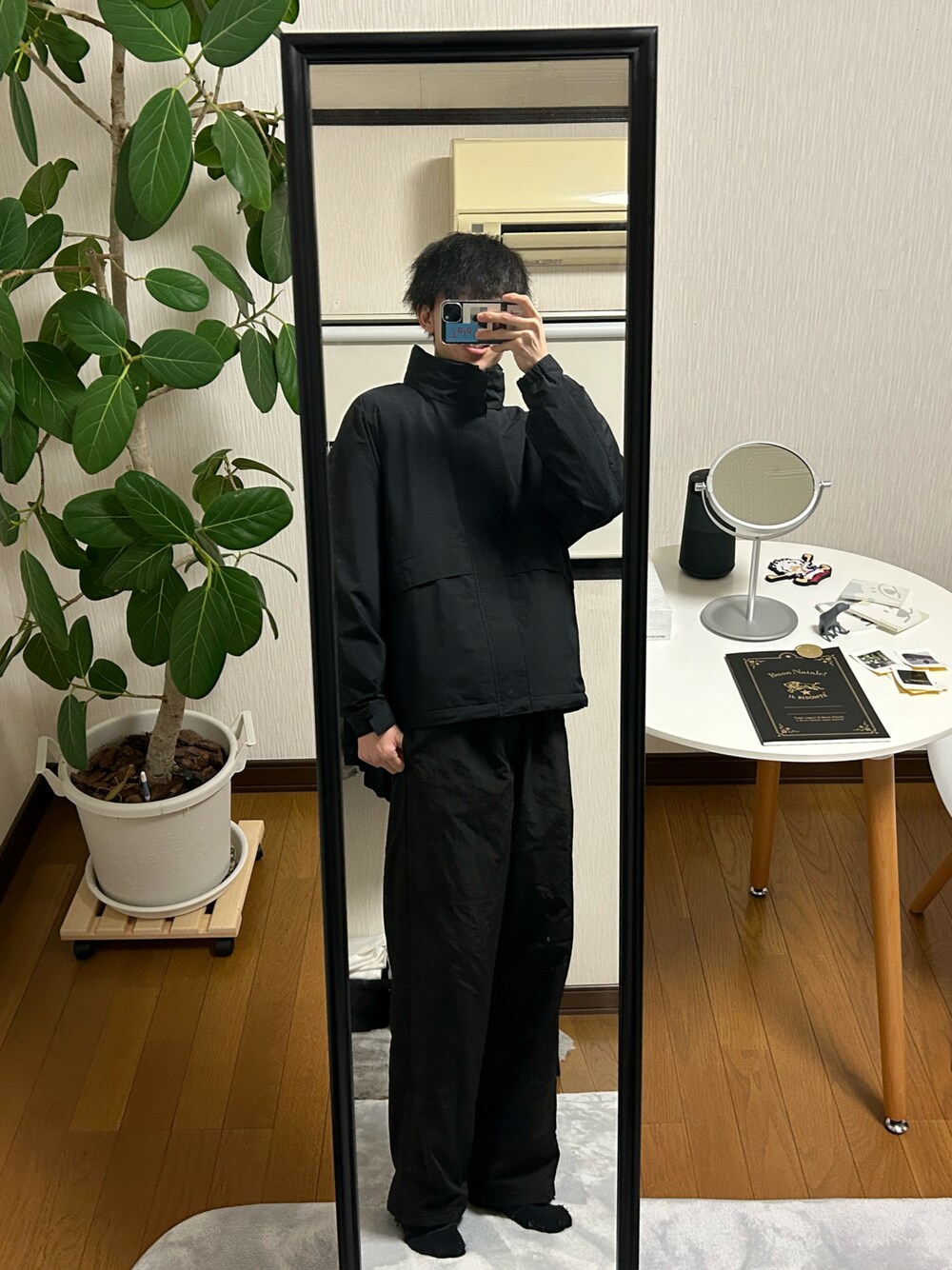 「春アウター、似合うラボに行こう、お出かけコーデ、シンプル、おしゃれさんと繋がりたい、春服みてみて、春、いいね、save、フォローお願いします🤑、ユニクロ、ジーユー、春夏コーデ、ブラック」｜「GUのアイテム（パンツ、ブラック系）」を使った、☺︎kazuya☺︎さん（メンズ・175cm）の冬コーディネートの1枚目の写真
