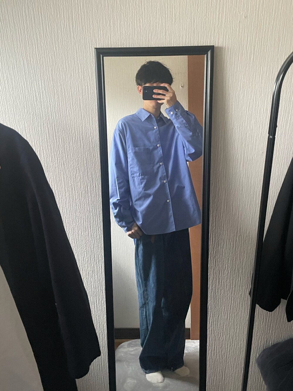 「ファッションを楽しもう、オトナカジュアル、シンプルコーデ、おしゃれさんと繋がりたい、休日スタイル、ゆるコーデ、休日コーデ、ロンT、デニムコーデ、シンプルスタイル、服好きな人と繋がりたい、シャツスタイル、シャツ、青、デニムパンツ」｜「LIDNMのVINTAGE SLUB STRAIGHT DENIM（デニムパンツ、ブルー系）」を使った、☺︎kazuya☺︎さん（メンズ・175cm）の秋コーディネートの1枚目の写真