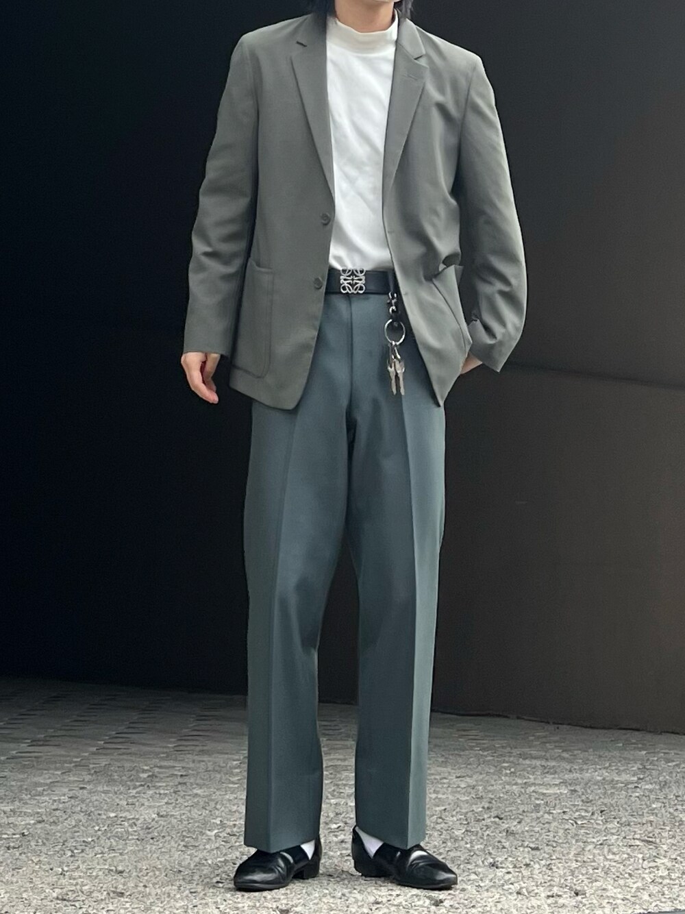 「春服デビュー宣言、春服、春服コーデ、春コーデ、ワントーンコーデ、セットアップ、ジャケット、ジャケットスタイル、スラックス、カラーパンツ、カラースラックス」｜「usedのアイテム（テーラードジャケット、グリーン系）」を使った、だいさん（メンズ・177cm）の春コーディネートの1枚目の写真