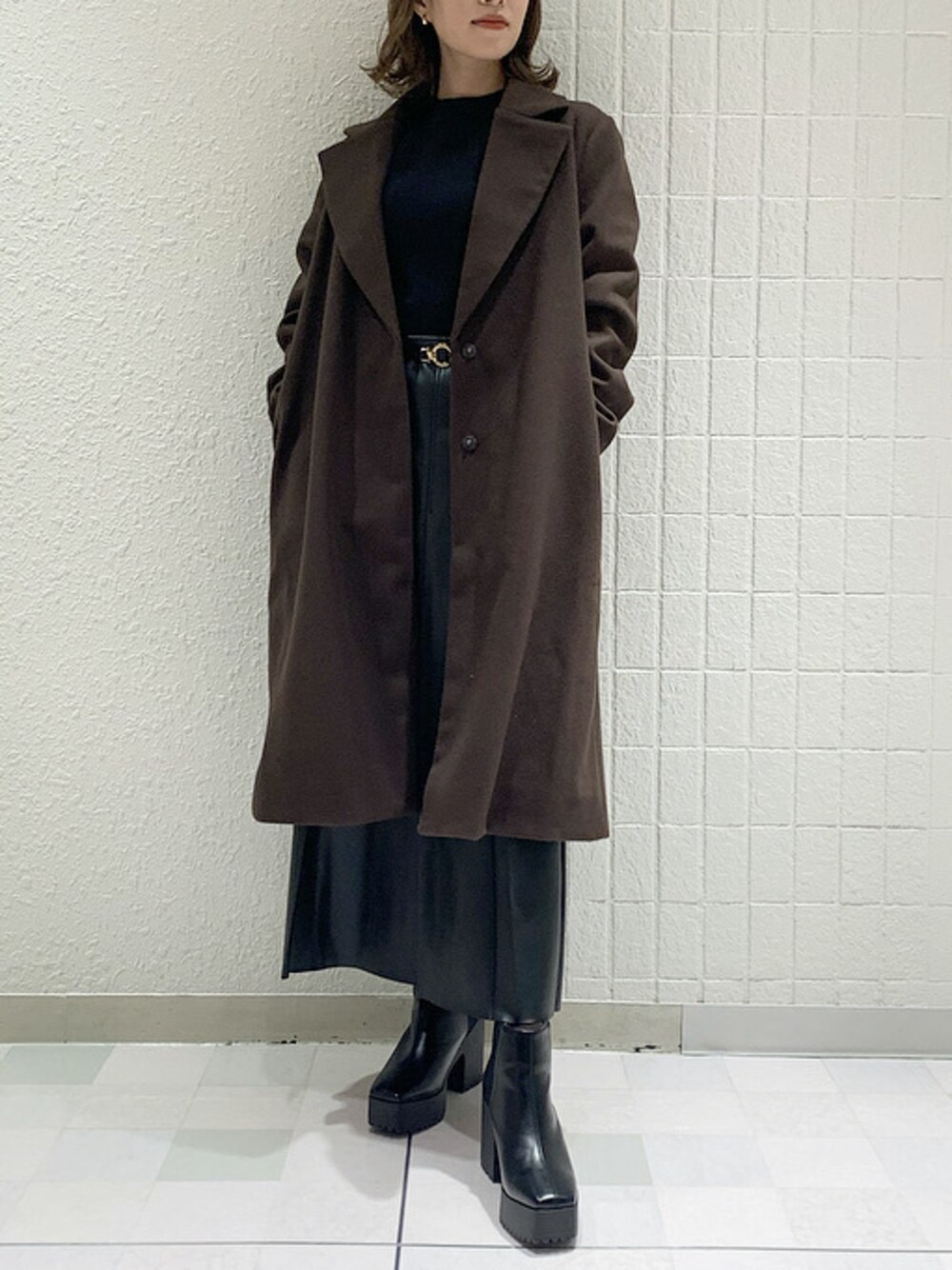 「dazzlinのスクエアハンドバッグ（ハンドバッグ、ブラック系）」を使った、mikiさん（レディース・153cm）の冬コーディネートの1枚目の写真