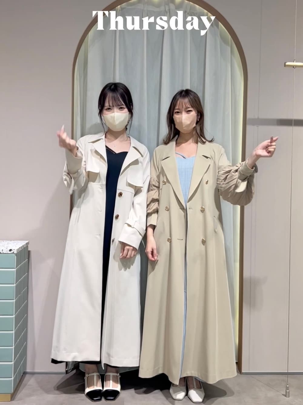 「私の推しブランド、ワントーンコーデ、淡色コーデ、きれいめカジュアル、トレンチコート、春コーデ、春アウター、キャミワンピース、リンクコーデ、お揃いコーデ、ディズニーコーデ、低身長女子、パンプス」｜「dazzlinのショートコンビシャツ2ピースワンピース（ワンピース、その他）」を使った、mikiさん（レディース・153cm）の冬コーディネートの1枚目の写真
