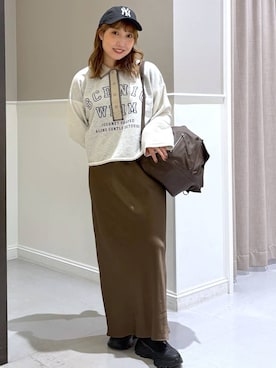 「LEPSIM（レプシィム）のストレッチサテンスカート　497324（スカート）」を使った、megu_lpさん（レディース・160cm）の秋コーディネート