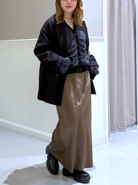 「LEPSIM（レプシィム）のストレッチサテンスカート　497324（スカート）」を使った、megu_lpさん（レディース・160cm）の秋コーディネート