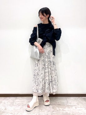 「アイテム（トートバッグ、シルバー系）」を使った、meaningさん（レディース・157cm）の春コーディネート