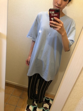 「STUSSY（ステューシー）のアイテム（Tシャツ/カットソー、ブルー系）」を使った、たなちゅんさん（レディース・153cm）の夏コーディネート