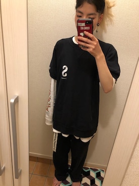 「STUSSY（ステューシー）のアイテム（Tシャツ/カットソー、ホワイト系）」を使った、たなちゅんさん（レディース・153cm）の秋コーディネート
