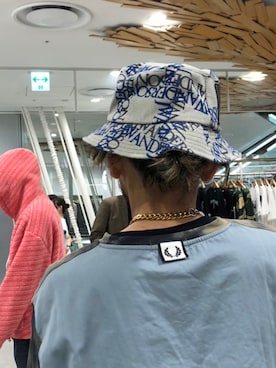 「JW Anderson（ジェイダブリューアンダーソン）のアイテム（帽子）」を使った、pさん（メンズ・170cm）の夏コーディネート