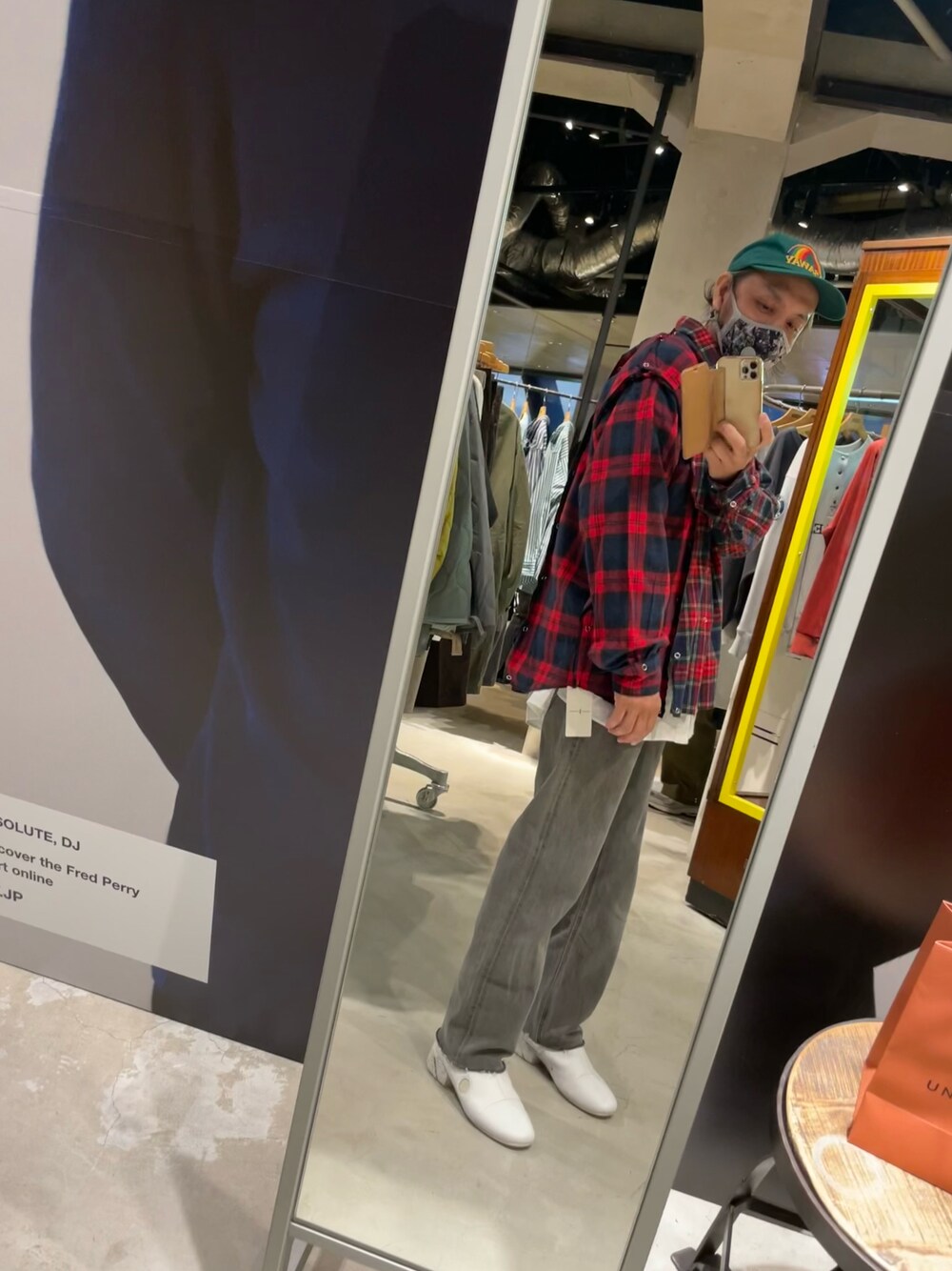 「MOUNTAIN RESEARCHのアイテム（シャツ/ブラウス、レッド系）」を使った、pさん（メンズ・170cm）の秋コーディネートの1枚目の写真