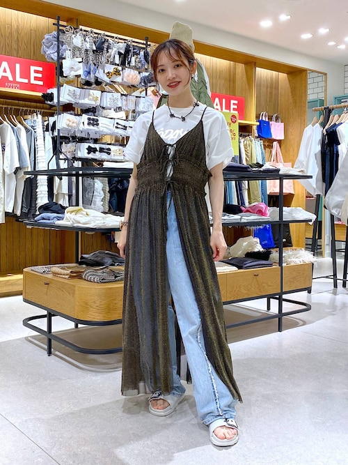 新品【LOWRYS FARM】サトムラプロデュース 主役ワンピ デビルブラック サトムラプロデュース 主役級ワンピ デビルブラック ローリーズ