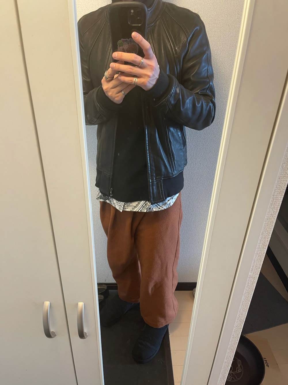 「ATTACHMENTのアイテム（ライダースジャケット、ブラック系）」を使った、タカワルドさん（メンズ・173cm）の冬コーディネートの1枚目の写真