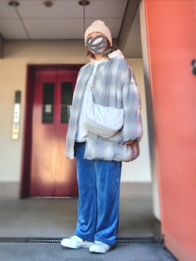 「アイテム（パーカー、ホワイト系）」を使った、ぴよりあさん（レディース・155cm）の冬コーディネート