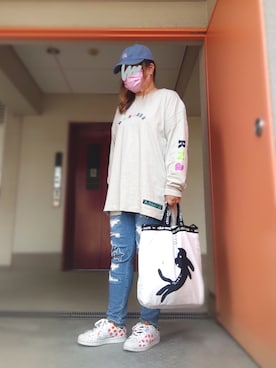 「RNA（アールエヌエー）のE4593 ローズ刺繍キャンバスCAP（キャップ）」を使った、ぴよりあさん（レディース・155cm）の秋コーディネート