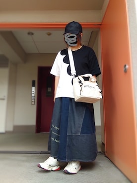 「アイテム（デニムスカート、グレー系）」を使った、ぴよりあさん（レディース・155cm）の春コーディネート