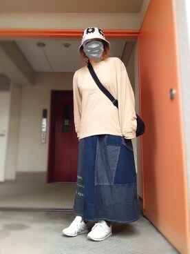 「アイテム（デニムスカート、グレー系）」を使った、ぴよりあさん（レディース・155cm）の春コーディネート