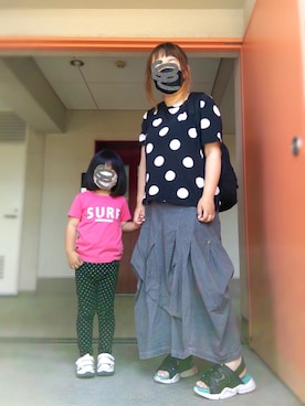 「アイテム（デニムスカート、グレー系）」を使った、ぴよりあさん（レディース・155cm）の春コーディネート