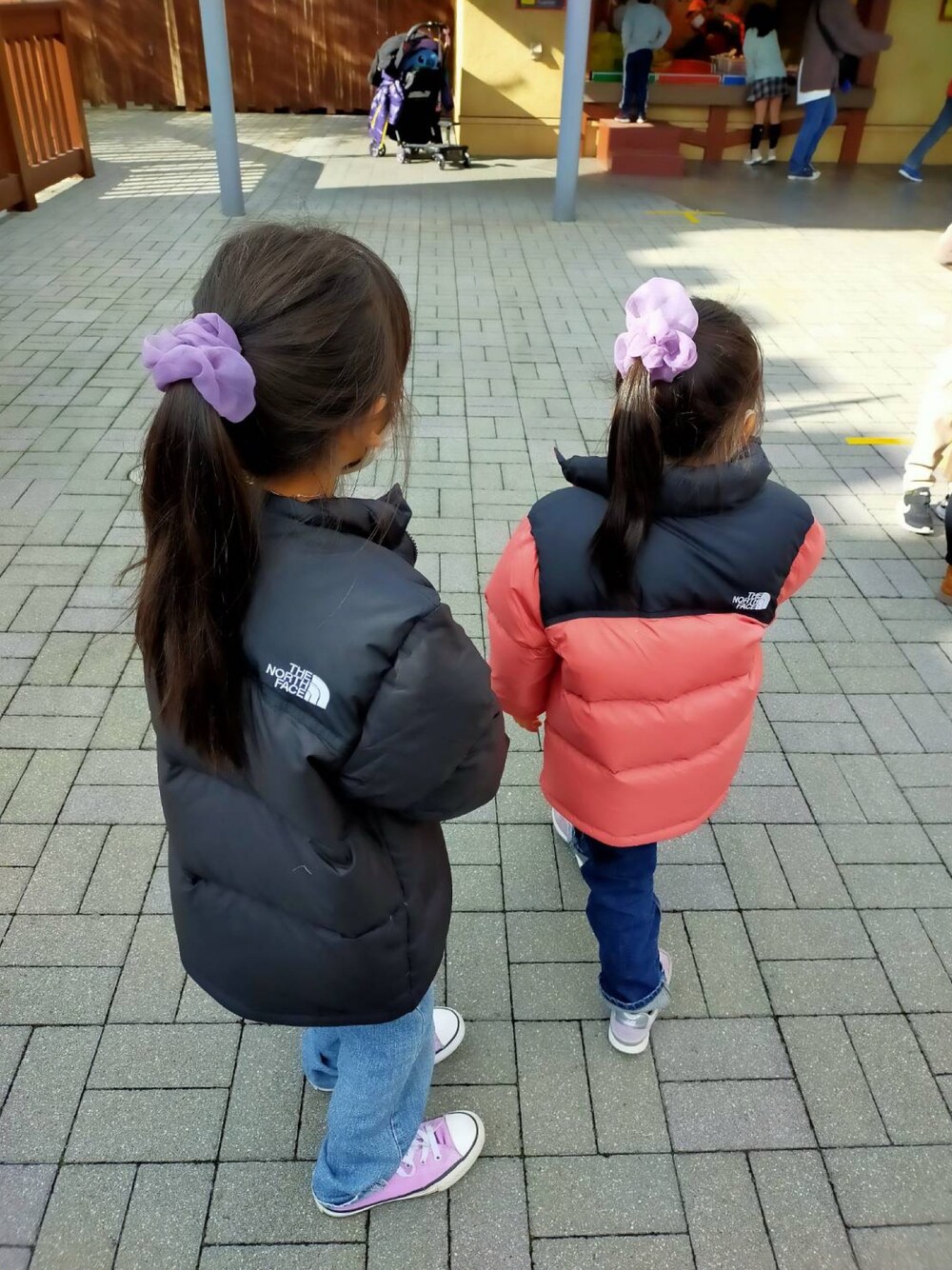 「ノースフェイス、ヌプシ」｜「THE NORTH FACEのTHE NORTH FACE:NUPTSE ジャケット＜KIDS＞（ダウンジャケット/コート、ピンク系）」を使った、kuuuuuuuuutaさん（キッズ・90cm）の冬コーディネートの1枚目の写真
