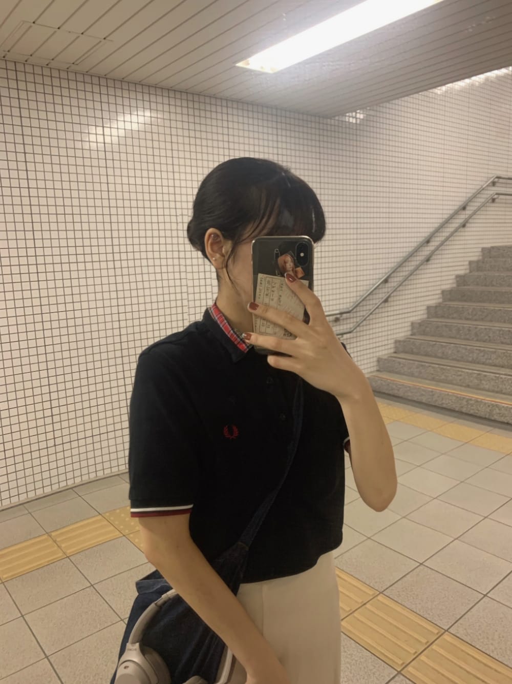 「春夏コーデ、オトナ女子、ラクチンコーデ、カジュアル、古着、古着MIX、おしゃれさんと繋がりたい、FRED PERRY、ポロシャツ、ショート丈」｜「FRED PERRYのアイテム（ポロシャツ、ブラック系）」を使った、ミカンさん（レディース・156cm）の夏コーディネートの1枚目の写真