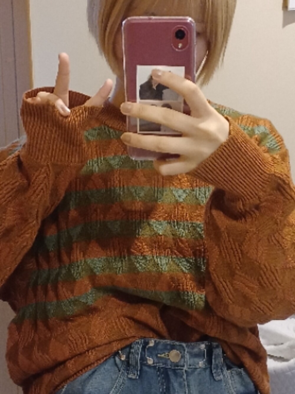 「カジュアルコーデ、古着、shein、休日コーデ、シンプル、おしゃれさんと繋がりたい、デニム、ニット、低身長コーデ、vintage、金髪、金髪ショート」｜「LANVINのアイテム（ニット/セーター、オレンジ系）」を使った、ミカンさん（レディース・157cm）の冬コーディネートの1枚目の写真