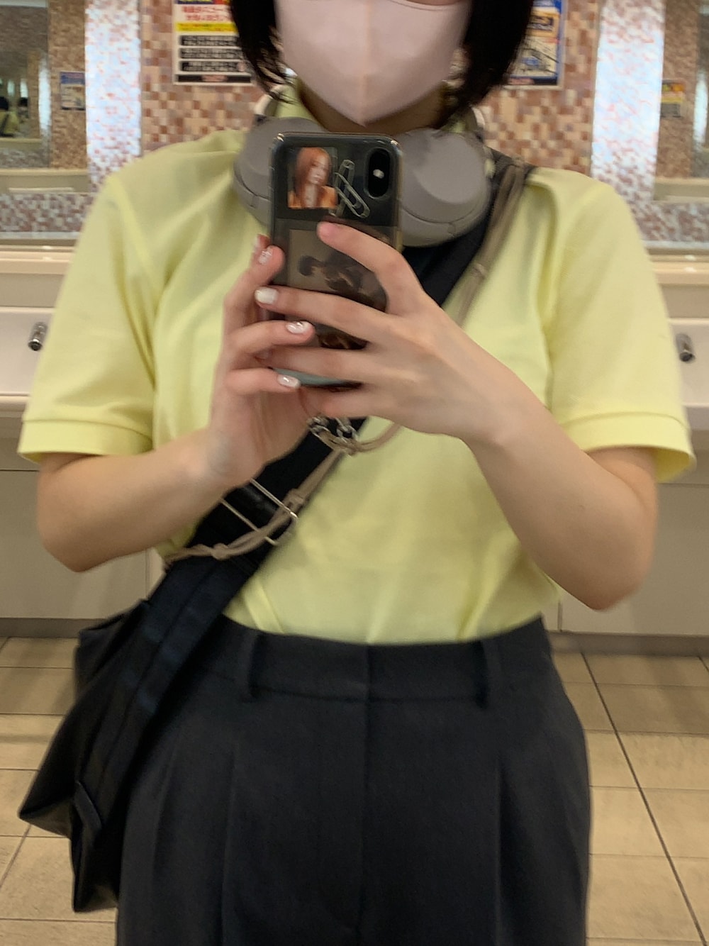 「シンプルスタイル、オトナカワイイ、キレイめコーデ、ポロシャツ、ユニクロ、UNIQLO、大人女子、グレー」｜「UNIQLOのアイテム（スラックス、グレー系）」を使った、ミカンさん（レディース・157cm）の春コーディネートの1枚目の写真