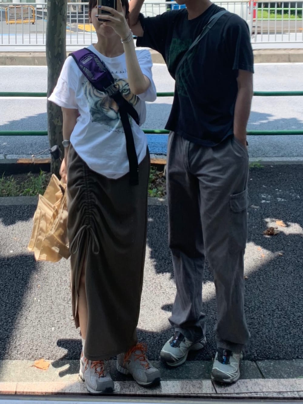 「カジュアル、夏、古着」｜「SALOMONのアイテム（スニーカー、ベージュ系）」を使った、ミカンさん（レディース・157cm）の夏コーディネートの1枚目の写真