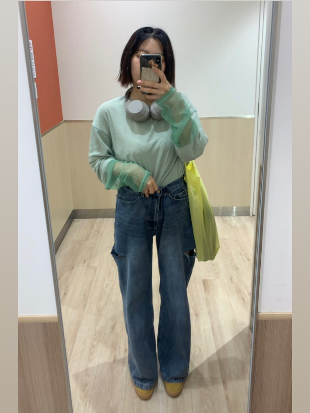 「夏コーデ、大人コーデ、ootd、adidas、チャオパニックティピー(CIAOPANIC TYPY)、Kastane、feepur、スニーカー、campus 80's」｜「feepurのサイドスリットストレートワイドデニム（デニムパンツ、ブルー系）」を使った、ミカンさん（レディース・157cm）の夏コーディネートの1枚目の写真