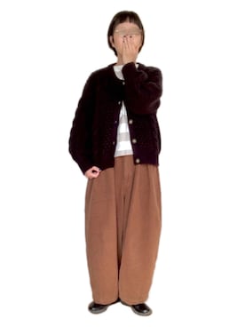 「ニットカーディガン」｜「アイテム（スリッポン）」を使った、misakiさん（レディース・162cm）の冬コーディネート