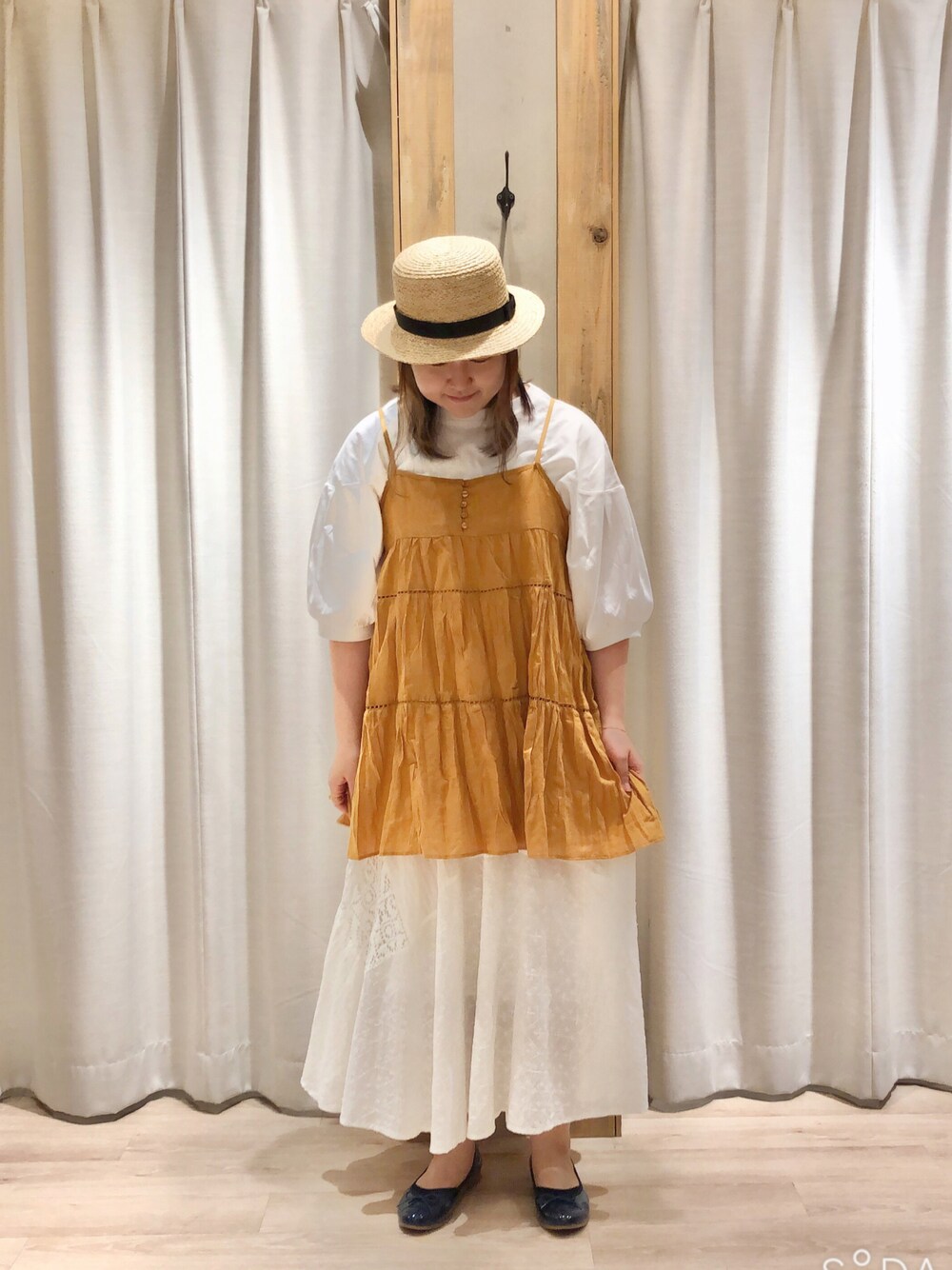 「サマンサ モスモス(Samansa Mos2)、SM2、Samansa Mos2、初夏コーデ、キャミワンピ、チュニック、大人可愛い」｜「Samansa Mos2のステッチボリュームスリーブTシャツ（Tシャツ/カットソー、ホワイト系）」を使った、たむら  はるかさん（レディース・164cm）の春コーディネートの1枚目の写真