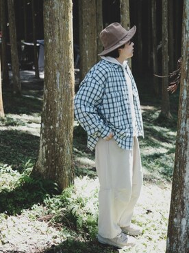 「春魚奶奶のアイテム（パンツ、ホワイト系）」を使った、Haru🧓🏽さん（168cm）の春コーディネート