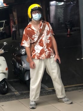 「POLO RALPH LAUREN（ポロ ラルフ ローレン）のアイテム（チノパンツ、ホワイト系）」を使った、Yu Shan Shenさん（メンズ・173cm）の秋コーディネート