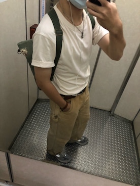 「UNIQLO（ユニクロ）のアイテム（Tシャツ/カットソー、ホワイト系）」を使った、Yu Shan Shenさん（メンズ・173cm）の秋コーディネート