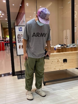 「VINTAGE（ヴィンテージ）のアイテム（その他パンツ、グリーン系）」を使った、Yu Shan Shenさん（メンズ・173cm）の夏コーディネート