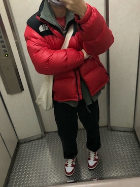 「Dickies（ディッキーズ）のアイテム（チノパンツ、ブラック系）」を使った、Yu Shan Shenさん（メンズ・173cm）の冬コーディネート