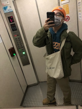 「Dickies（ディッキーズ）のアイテム（チノパンツ、ベージュ系）」を使った、Yu Shan Shenさん（メンズ・173cm）の冬コーディネート