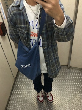 「NIKE（ナイキ）のアイテム（スニーカー、レッド系）」を使った、Yu Shan Shenさん（メンズ・173cm）の秋コーディネート