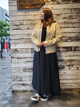 「ナチュラル」｜「アイテム（ライダースジャケット）」を使った、AYNさん（レディース・157cm）の秋コーディネート