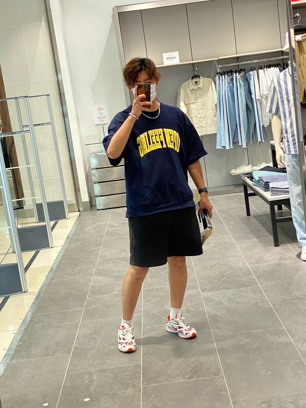 「夏コーデ、オーバーサイズ、真夏のアクティブスタイル、おしゃれさんと繋がりたい、スニーカー、フォローお願いします、いいね、save、フォローお願いします🤑」｜「GUのアイテム（Tシャツ/カットソー、ブルー系）」を使った、ちぇるさん（メンズ・180cm）の夏コーディネートの1枚目の写真