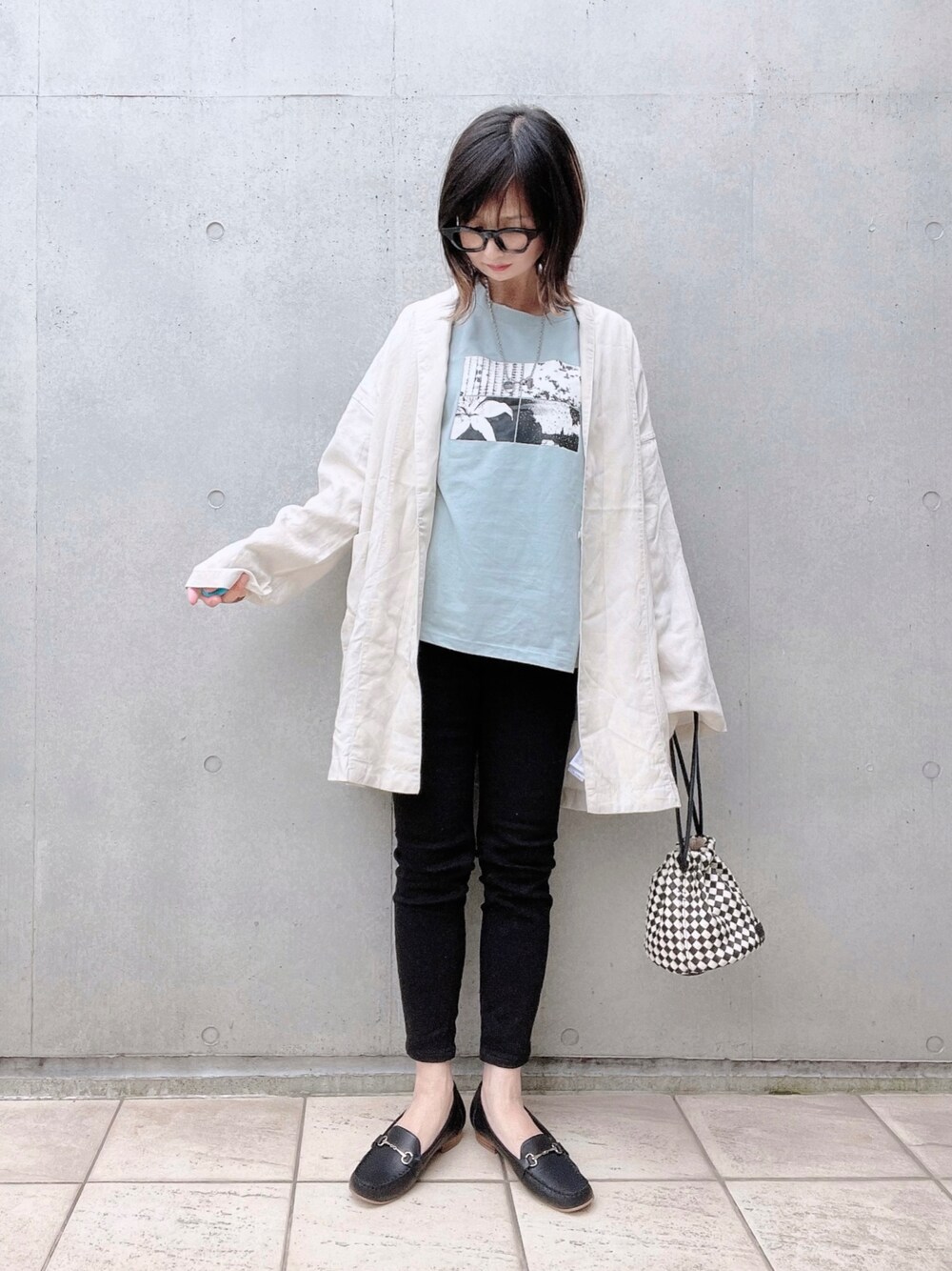 「ごきげんウィーク、休日スタイル、春夏コーデ、FORK&SPOON、URBAN RESEARCH DOORS、EACH、フォトプリントTシャツ、黒スキニー、ビットローファー、chiiiibag、大人カジュアル、オトナカジュアル、日焼け対策」｜「EACH.のEACH ／ PHOTO PRINT TEE - GREEN -（Tシャツ/カットソー、グリーン系）」を使った、なな☺︎さん（レディース・155cm）の春コーディネートの1枚目の写真