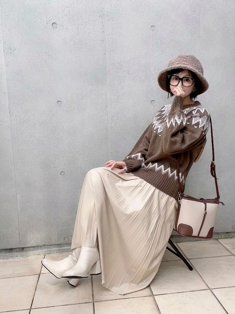 「ショートブーツ、プリーツスカート、ノルディック柄、RODE SKO、スクエアトゥ、RECTANGLE、vivian公式アンバサダー、viviancollection、vivianコーデ、ベージュ」｜「rectangle by ryonの【rectangle by ryon】ノルディックニット（ニット/セーター、ブラウン系）」を使った、なな☺︎さん（レディース・155cm）の秋コーディネートの1枚目の写真