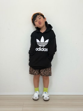 「adidas（アディダス）のアイテム（パーカー）」を使った、S♡K♡K♡さん（キッズ・110cm）の春コーディネート