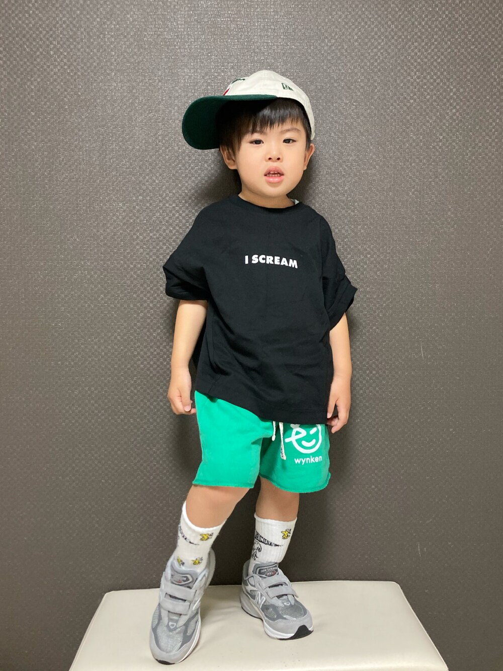「キャップ、New Balance、スニーカー、ビッグシルエット、カラーパンツ、スウェット、カジュアルコーデ、春コーデ、休日スタイル」｜「B:MING by BEAMSのNEW ERA × B:MING by BEAMS / 別注 Peanuts キャップ（キャップ、グリーン系）」を使った、S♡K♡K♡さん（キッズ・90cm）の春コーディネートの1枚目の写真