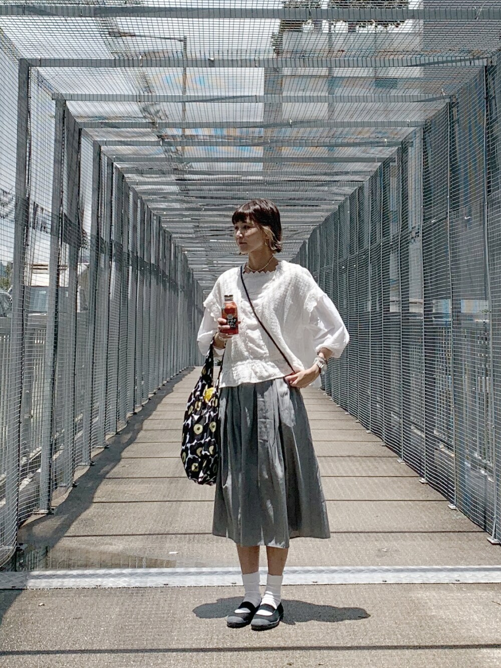 「BEAMS BOYのアイテム（シャツ/ブラウス、ホワイト系）」を使った、aikkoaikooさん（レディース・166cm）の夏コーディネートの1枚目の写真