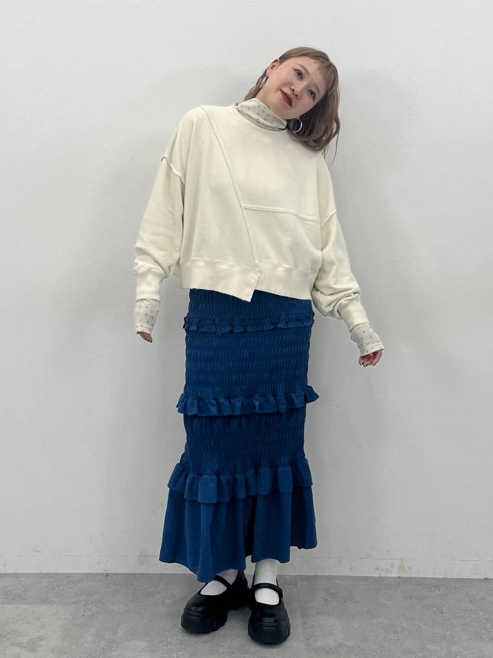 「着痩せ・細見え、若見え、個性派、着痩せ、カジュアル、LOWRYS FARM」｜「LOWRYS FARMのバレエスニーカー　140490（スニーカー、ブラック系）」を使った、サトムラさん（レディース・164cm）の秋コーディネートの1枚目の写真