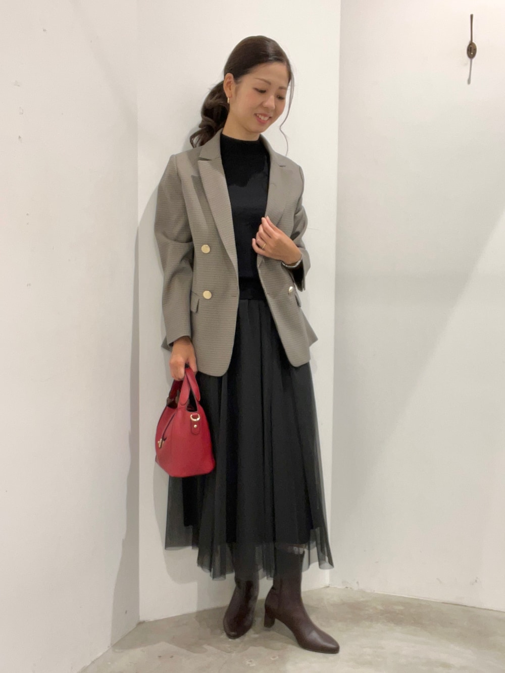 「秋服まるっと大公開、秋のコーデ、大人カジュアル、秋服準備はじめました、ジャケット、チェックジャケット、チュールスカート、ブーツ、yeccavecca」｜「YECCA VECCAのチェック柄金釦テーラードジャケット（テーラードジャケット、その他）」を使った、Funatto♡さん（レディース・162cm）の秋コーディネートの1枚目の写真